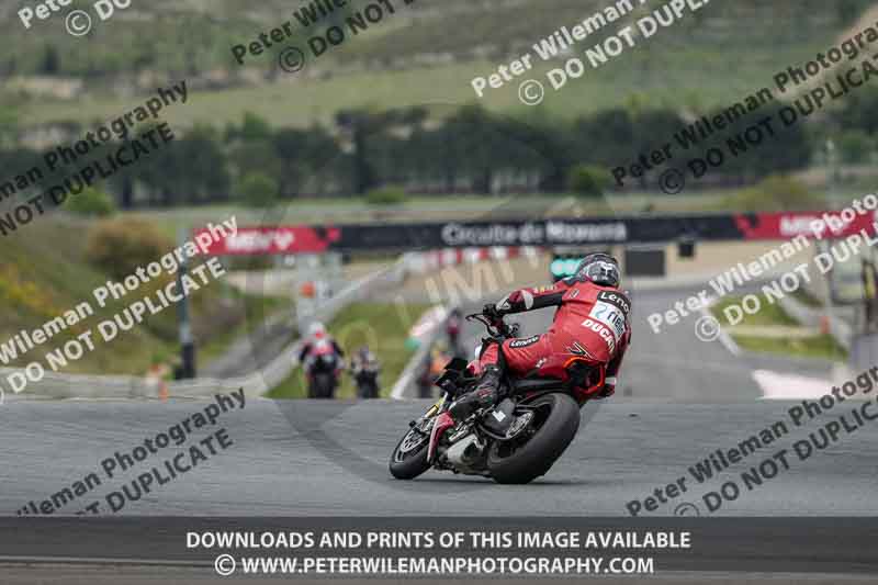 cadwell no limits trackday;cadwell park;cadwell park photographs;cadwell trackday photographs;enduro digital images;event digital images;eventdigitalimages;navarra;no limits trackdays;peter wileman photography;racing digital images;trackday digital images;trackday photos